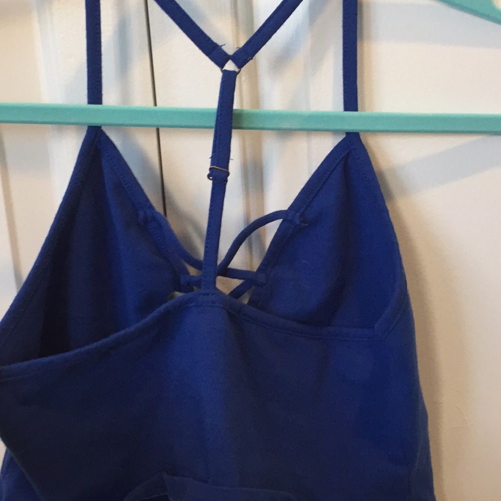 low cut tank top - Picture 2 of 4